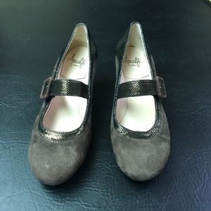 Almalfi brown Mary Jane pumps